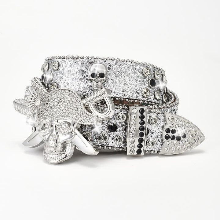 Cinturón de cuero con tachuelas y diamantes de imitación con hebilla pirata estilo punk