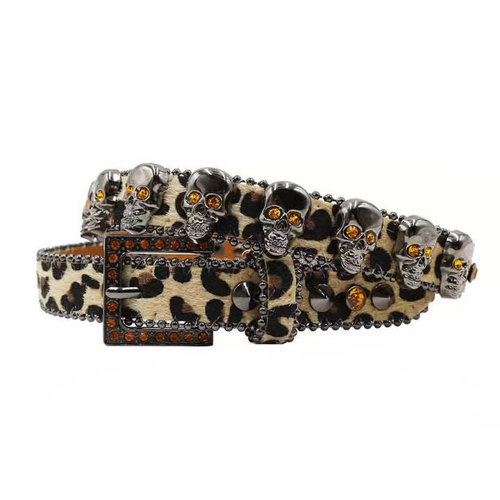 Cinturón de cuero con estampado de leopardo y remaches de calavera gótica elegante