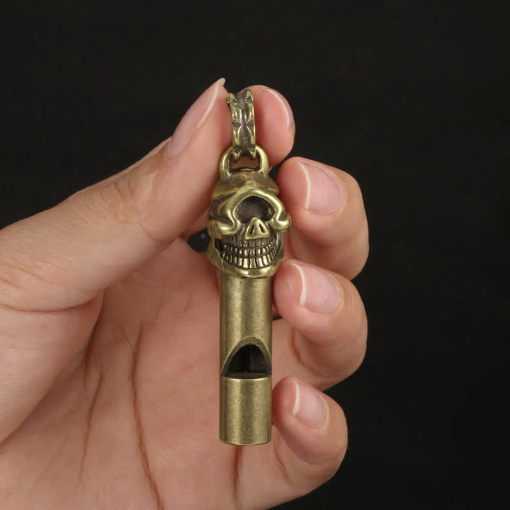 Llavero con silbato de cabeza de calavera de latón Archaize
