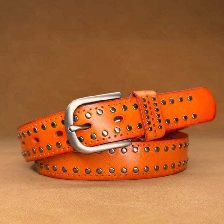 Cinturón de cuero con remaches de metal punk de color puro antiguo