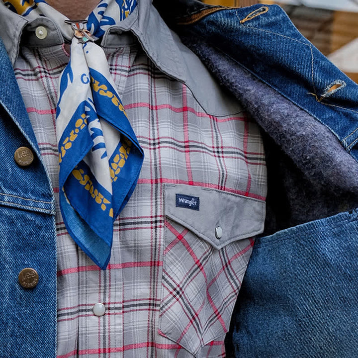 Bufanda cuadrada de vaquero en blanco y azul con diseño de fogata