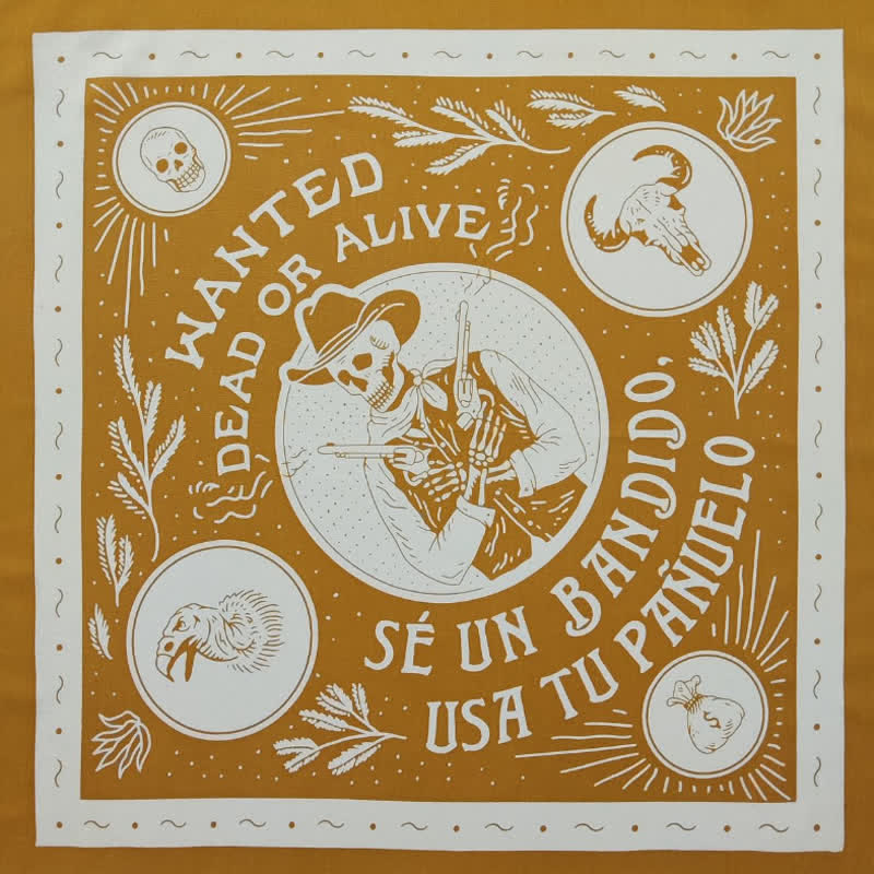Bufanda cuadrada con estampado de calavera pirata en amarillo y blanco