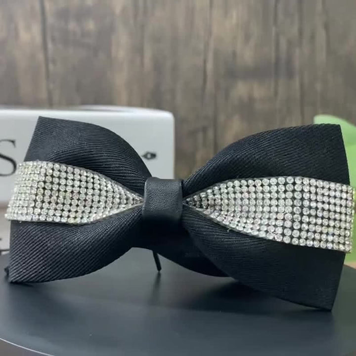 Pajarita para hombre con piedras brillantes y base negra