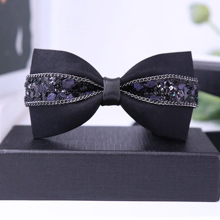 Pajarita para hombre con piedras brillantes y base negra