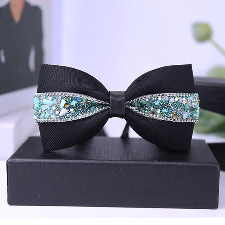 Pajarita para hombre con piedras brillantes y base negra