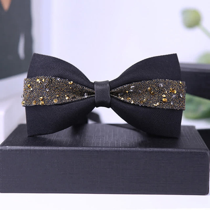 Pajarita para hombre con piedras brillantes y base negra