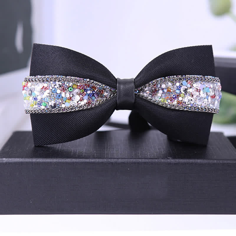 Pajarita para hombre con piedras brillantes y base negra