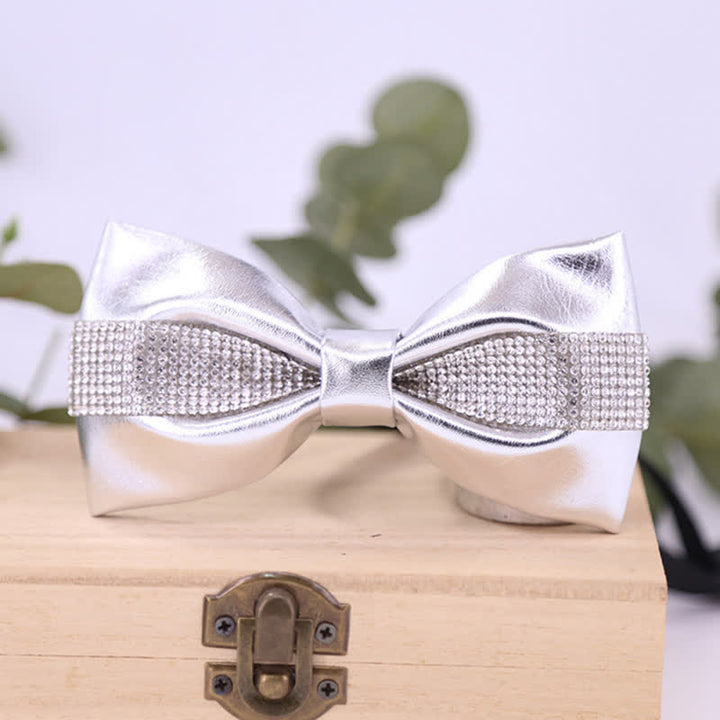Pajarita para hombre con piedras brillantes y base negra