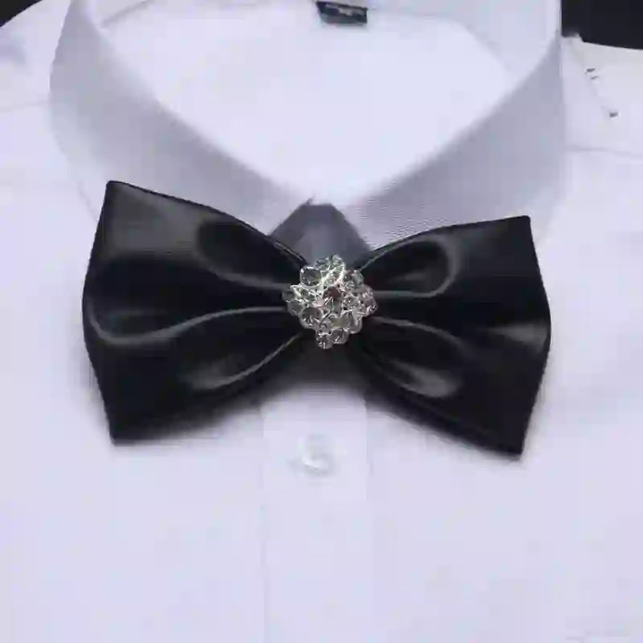 Pajarita de cuero sintético negro con brillantes de imitación para hombre