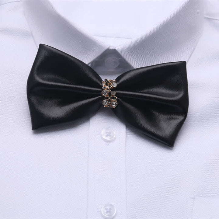 Pajarita de cuero sintético negro con brillantes de imitación para hombre