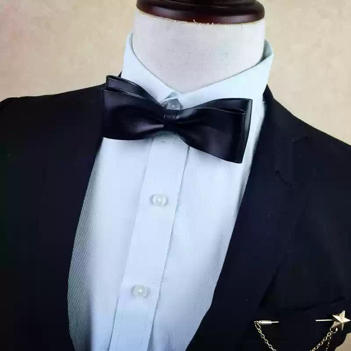 Pajarita de cuero sintético multicapa con cristales negros para hombre