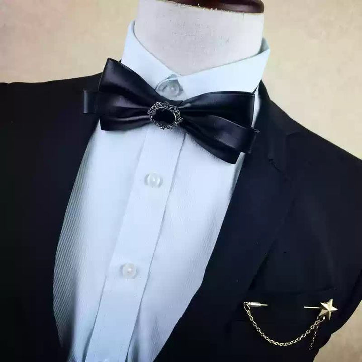 Pajarita de cuero sintético multicapa con cristales negros para hombre