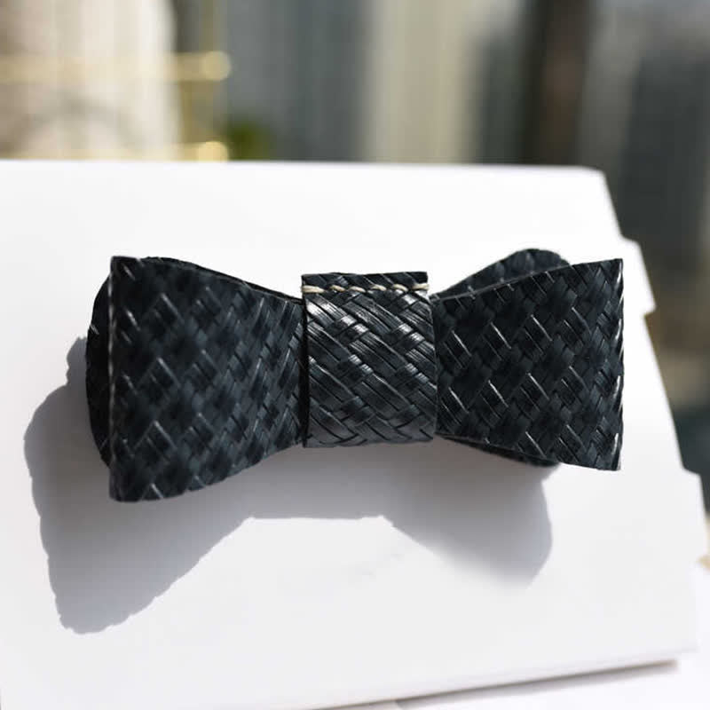 Pajarita de cuero genuino con patrón de tejido negro para hombre