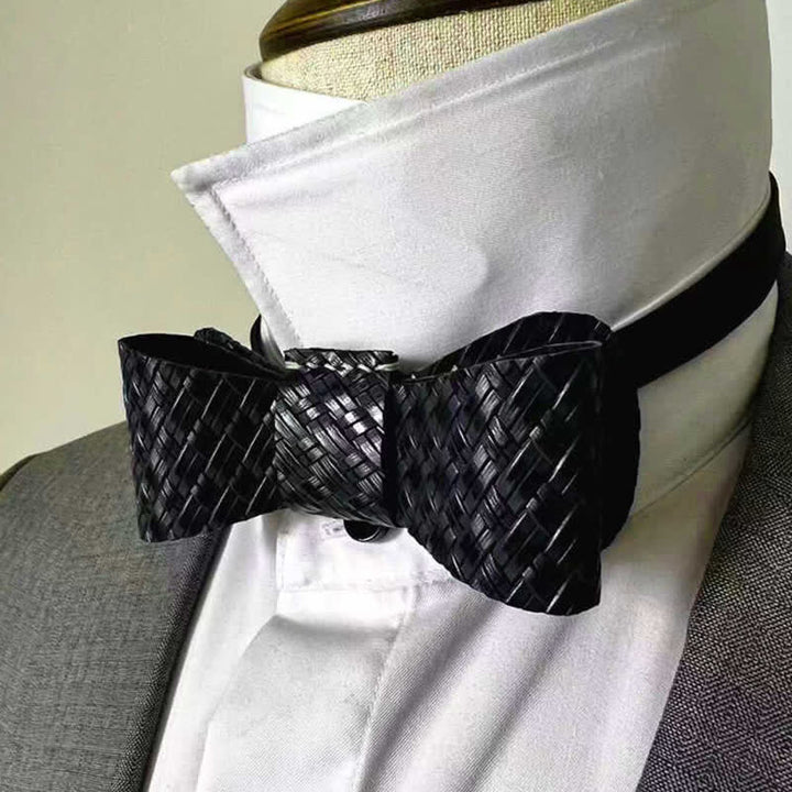 Pajarita de cuero genuino con patrón de tejido negro para hombre