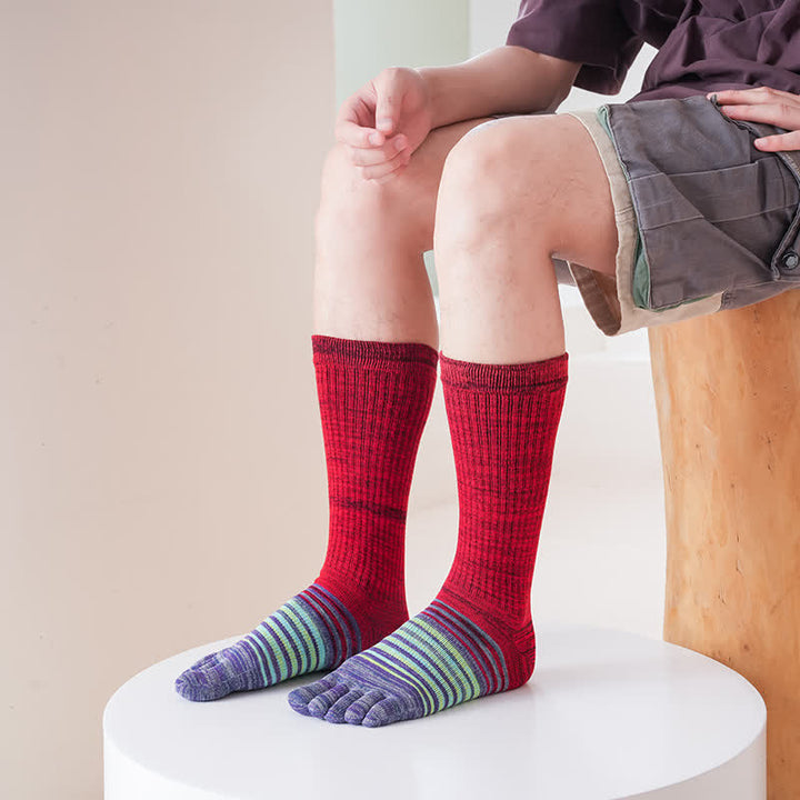 Calcetines de cinco dedos a rayas de colores y cómodos hasta media pantorrilla para hombre