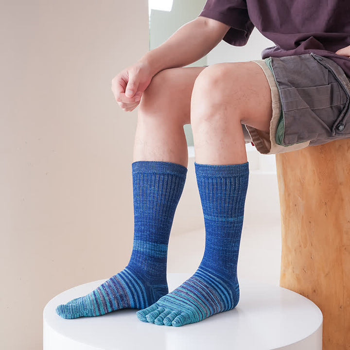 Calcetines de cinco dedos a rayas de colores y cómodos hasta media pantorrilla para hombre