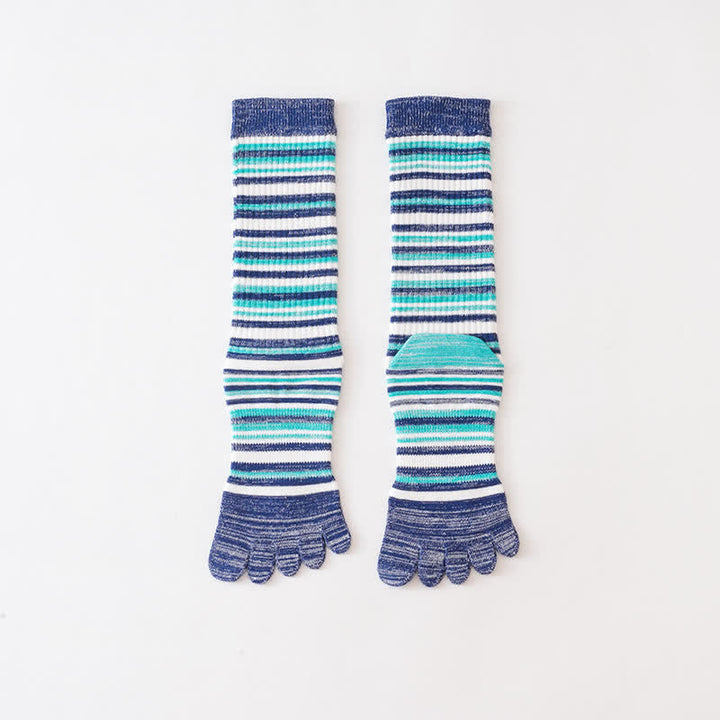 Calcetines de cinco dedos a rayas de colores y cómodos hasta media pantorrilla para hombre