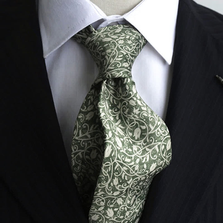 Corbata para hombre con estampado floral de enredaderas verdes y blancas