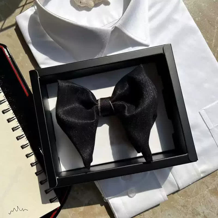 Pajarita formal de gran tamaño con diseño de mariposa en color negro para hombre