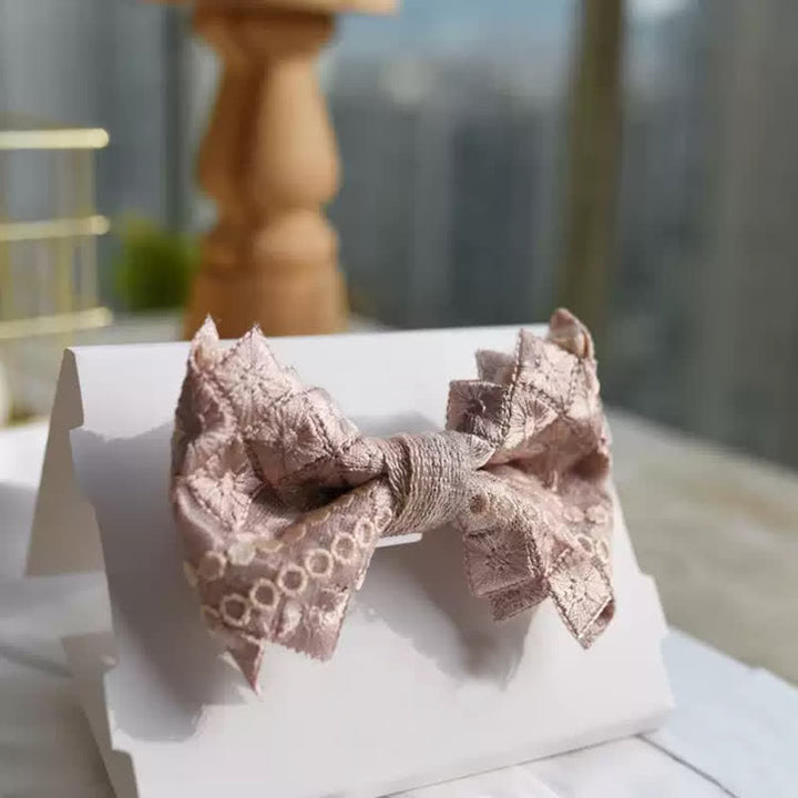 Pajarita de encaje gris y rosa de gran tamaño con punta para hombre