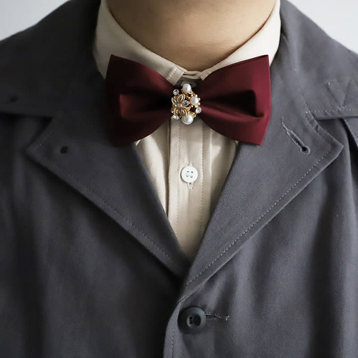 Pajarita de hombre con flores doradas y perlas de imitación