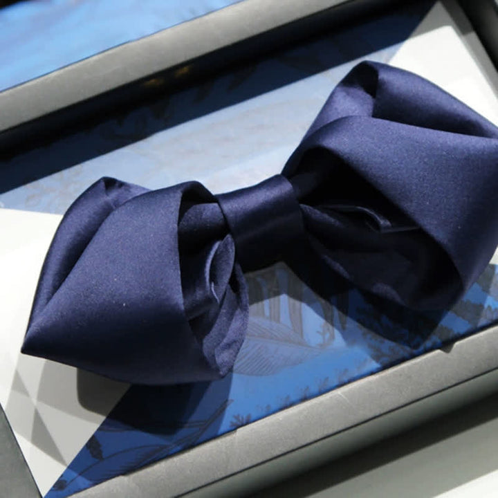 Pajarita de boda de forma única en azul marino para hombre