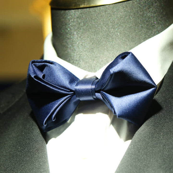 Pajarita de boda de forma única en azul marino para hombre