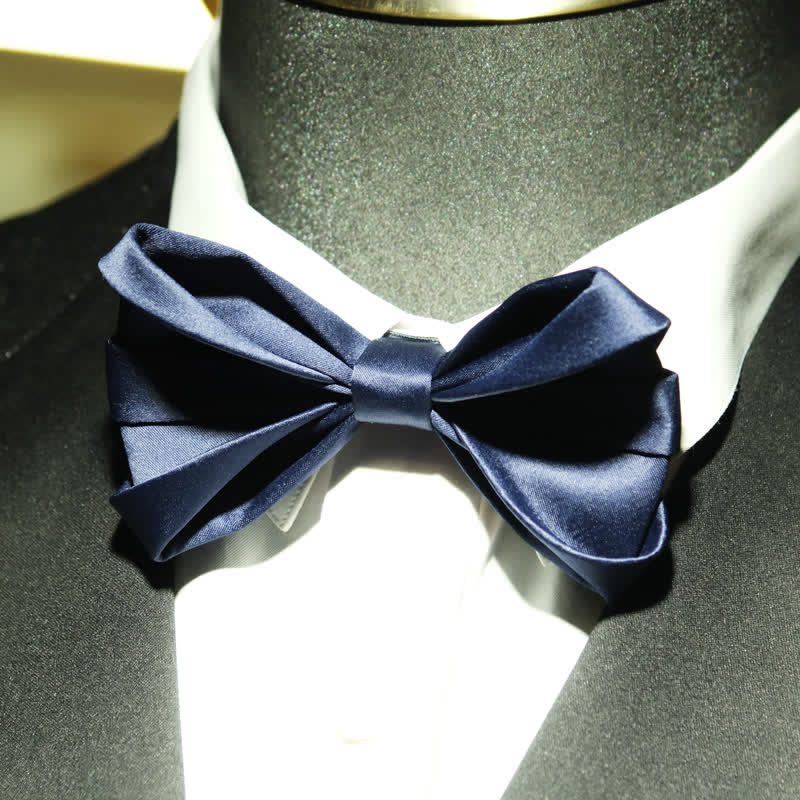 Pajarita de boda de forma única en azul marino para hombre