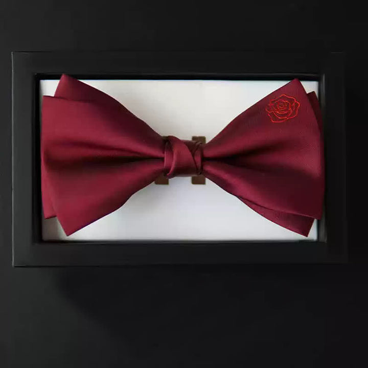 Pajarita con pañuelo y bordado de rosas Bugundy para hombre