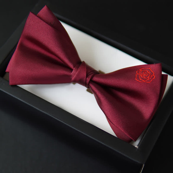Pajarita con pañuelo y bordado de rosas Bugundy para hombre
