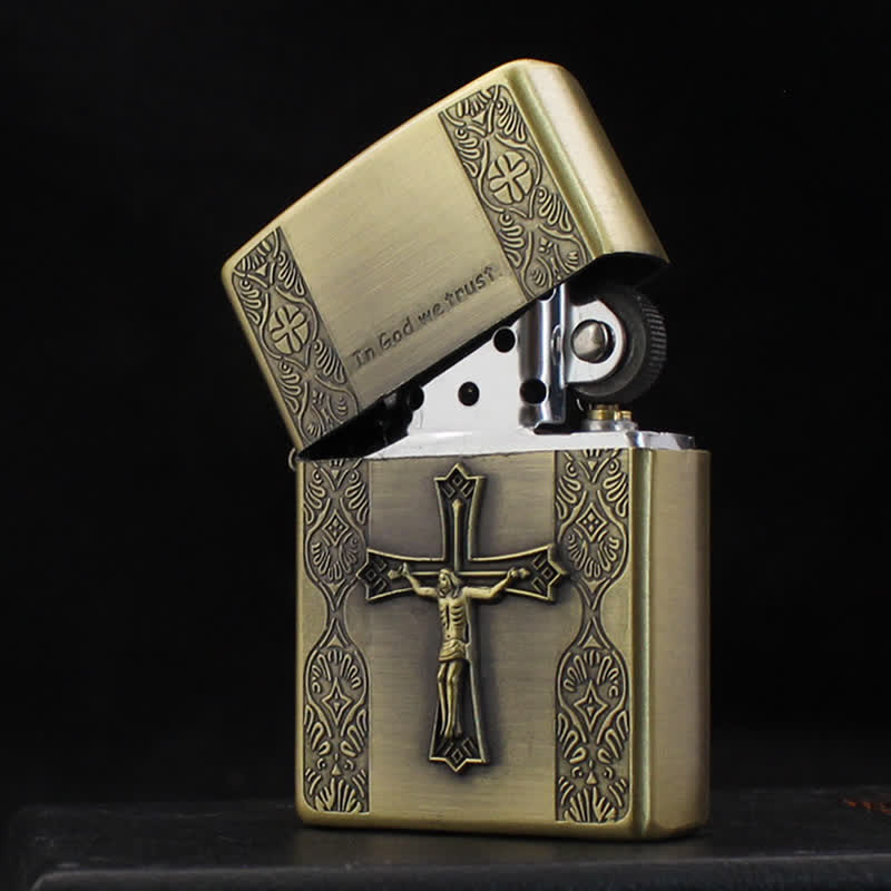 Encendedor de queroseno recargable con relieve de cruz de Jesús en bronce
