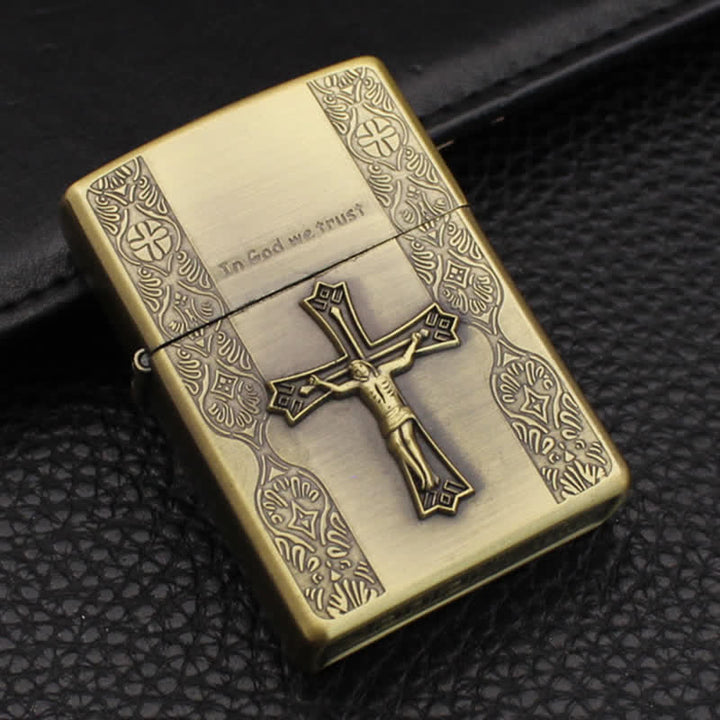 Encendedor de queroseno recargable con relieve de cruz de Jesús en bronce