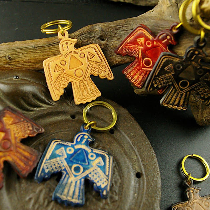 Llavero de cuero de cobre con el santo patrón Thunderbird de la India