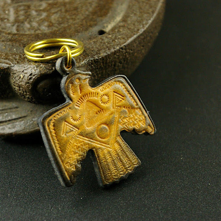 Llavero de cuero de cobre con el santo patrón Thunderbird de la India