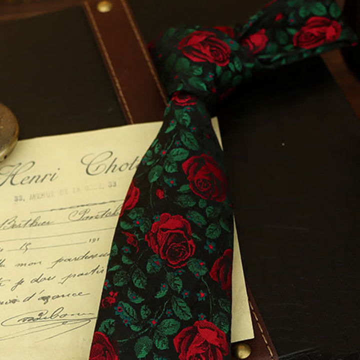 Pajarita para hombre con estampado de hojas verdes y rosas rojas