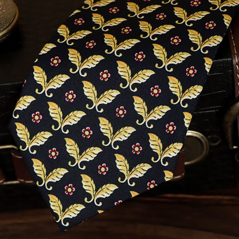 Corbata azul oscuro para hombre con motivos de flores rojas y mariposas doradas