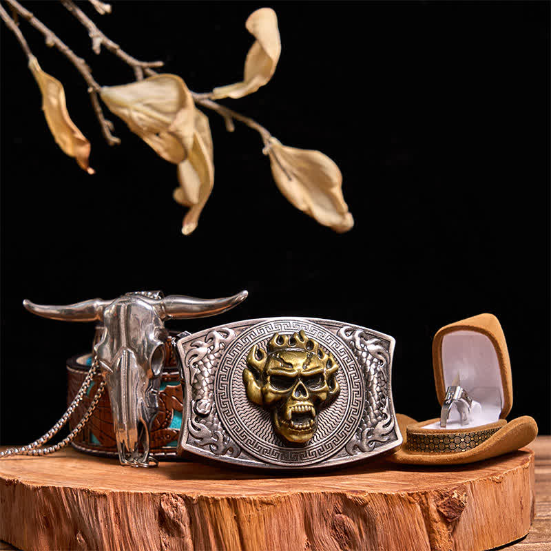 Conjunto de anillo táctico con colgante de toro y hebilla de cinturón con cuchillo oculto y calavera dorada