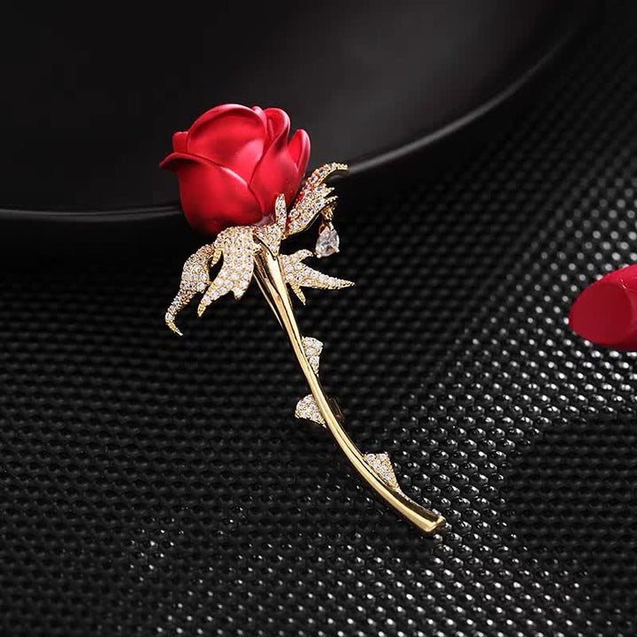 Broche encantador de rosa roja con brillantes diamantes de imitación para mujer