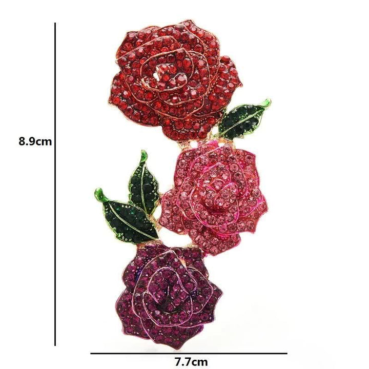 Broche de diamantes de imitación con rosas de triple belleza para mujer