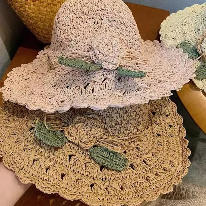 Elegante sombrero de paja plegable de crochet con detalles de flores para verano