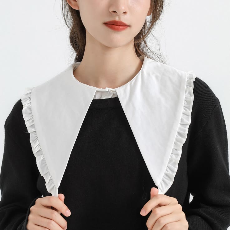 Blusa camisera desmontable con solapa grande y cuello falso