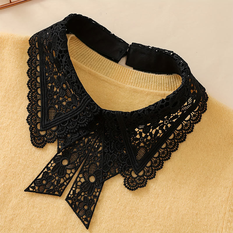 Blusa camisera desmontable con cuello falso y encaje floral