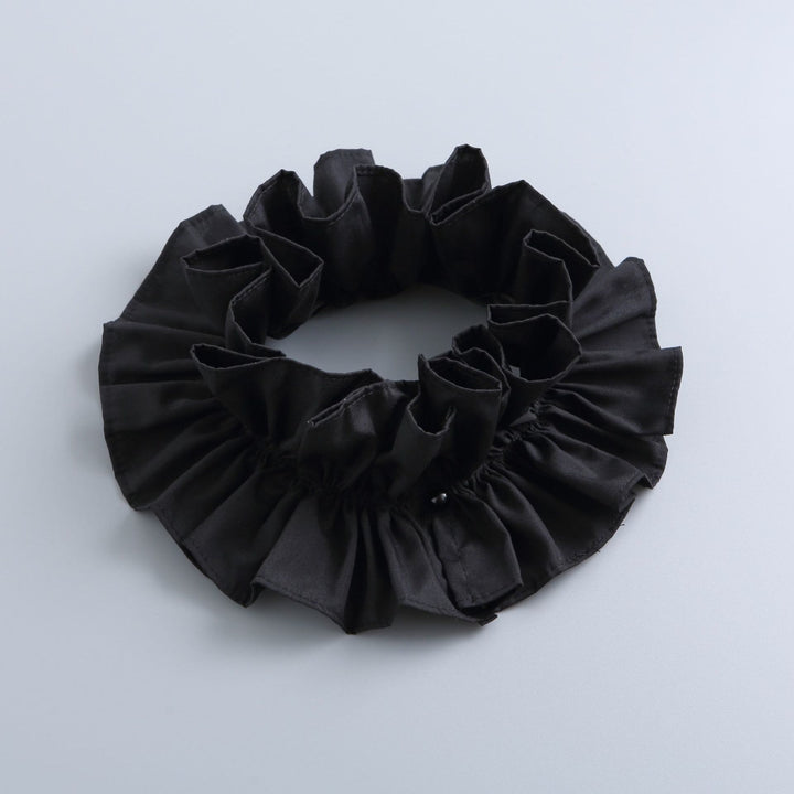 Camisa con cuello alto, fruncido y pliegues y cuello falso desmontable