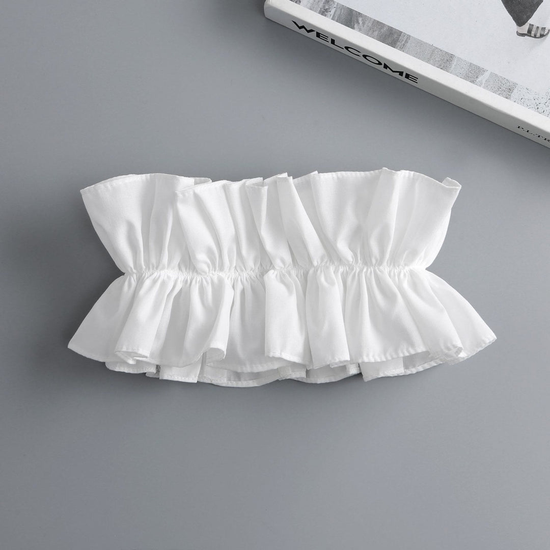 Camisa con cuello alto, fruncido y pliegues y cuello falso desmontable