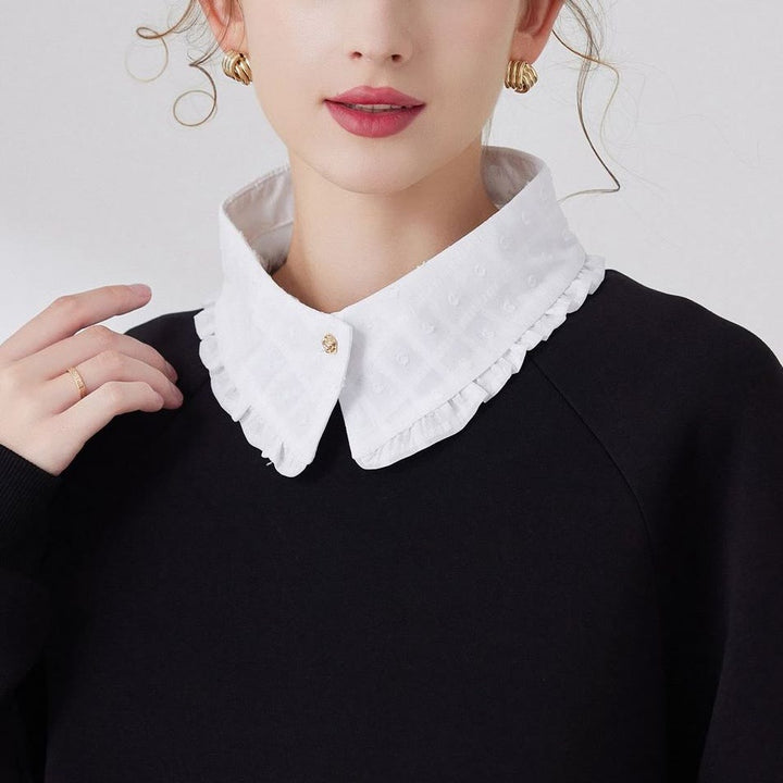 Blusa camisera desmontable con cuello falso y entramado de pétalos
