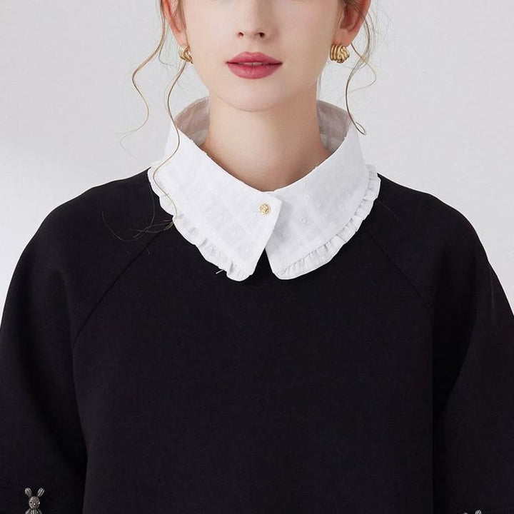 Blusa camisera desmontable con cuello falso y entramado de pétalos