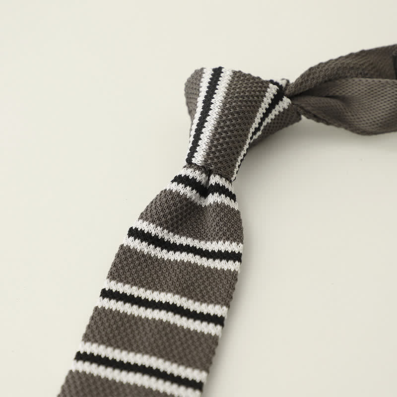 Corbata de punto estrecha de rayas para hombre