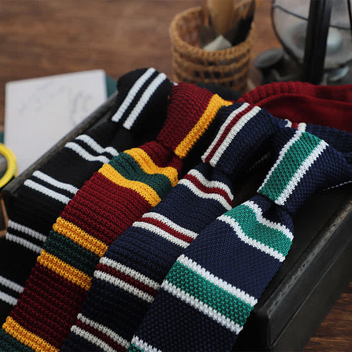 Corbata de punto estrecha de rayas para hombre