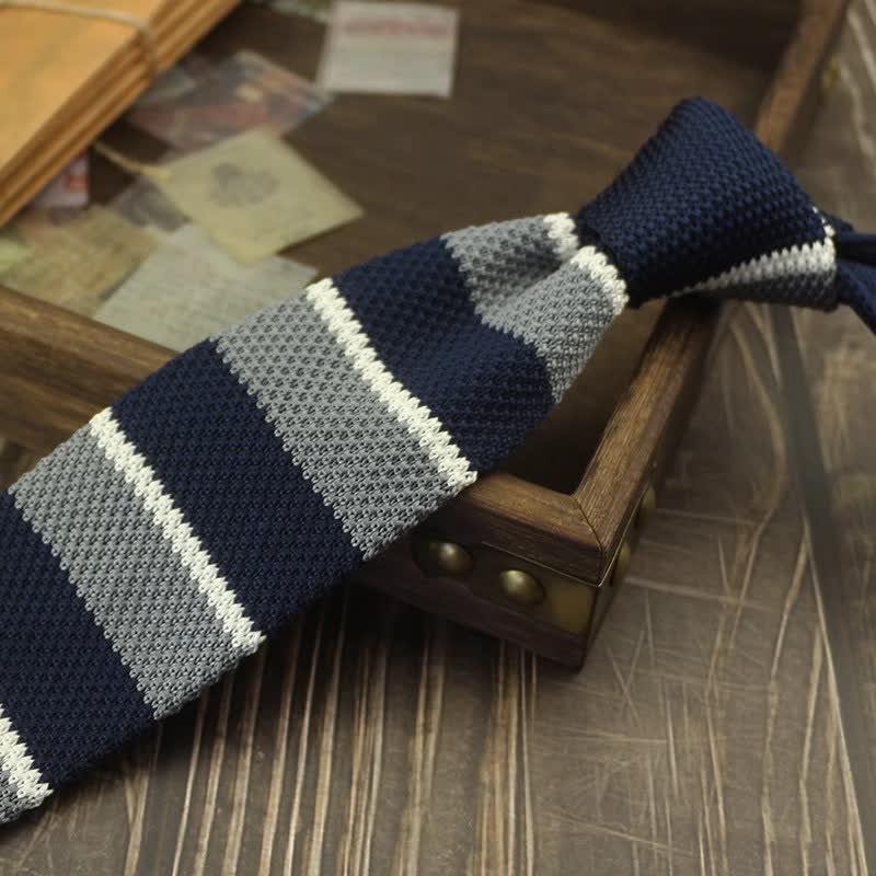 Corbata de punto a rayas con estampado de bloques de colores para hombre