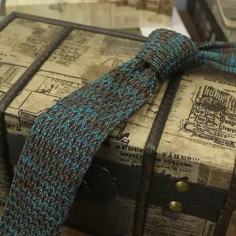 Corbata de punto de color oscuro jaspeado para hombre